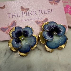 NEW The Pink Reef never worn blue pansy stud earrings w/gift packaging